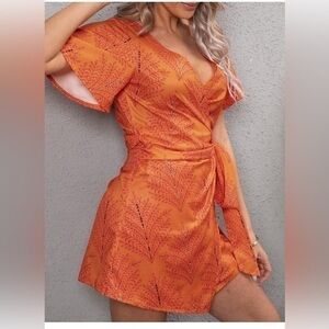 Cupshe Leafy Short Sleeve Backless‎ V Neck Tie Waist Romper Size L RefCPS083